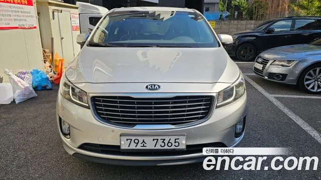 Kia Carnival 2014 thumb 11