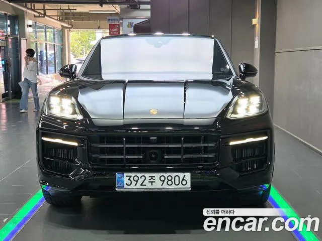 Porsche Cayenne 2025 thumb 4