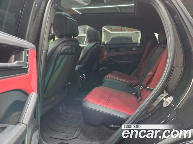 Porsche Cayenne 2025 thumb 8