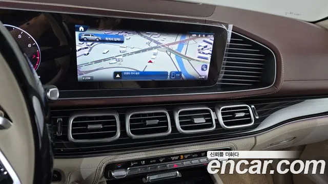 Mercedes-Benz GLS 2024 thumb 12