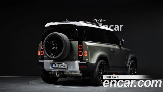Land Rover Defender 2022 thumb 2