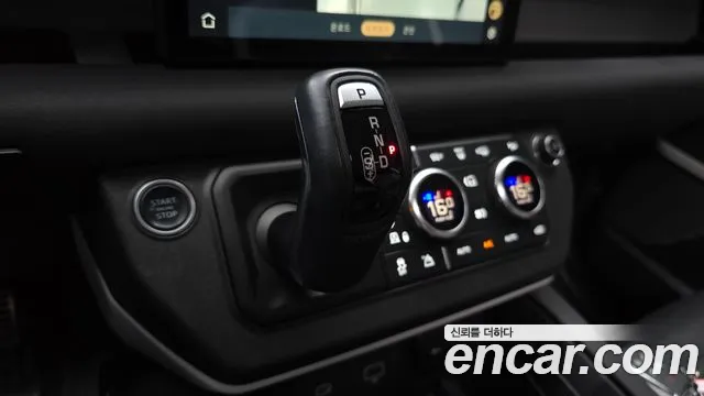 Land Rover Defender 2022 thumb 9