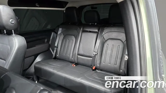 Land Rover Defender 2022 thumb 11