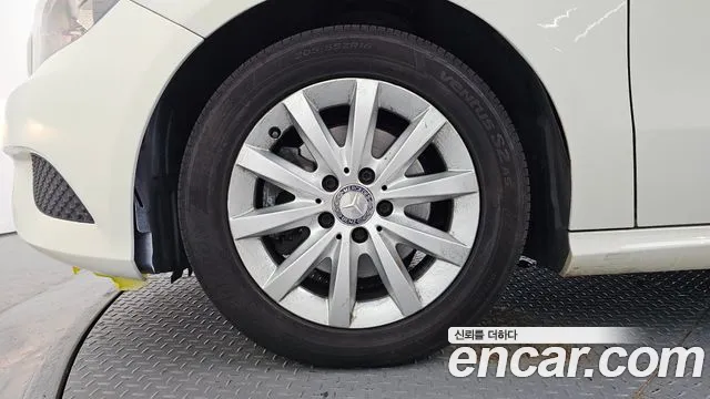 Mercedes-Benz A-Класс 2014 thumb 5