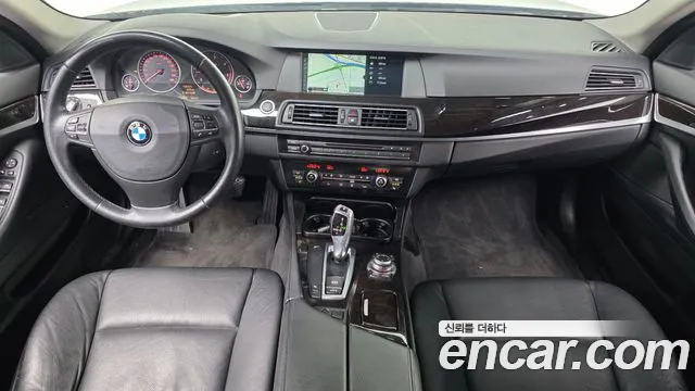 BMW 5-Series 2010 thumb 7