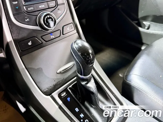 Hyundai Avante 2015 thumb 10