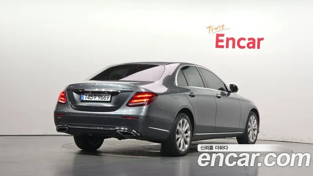 Mercedes-Benz E-Класс 2020 thumb 2