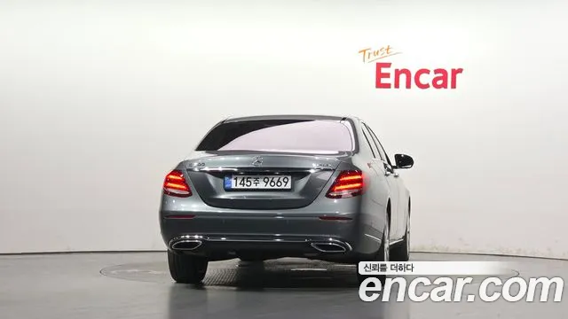 Mercedes-Benz E-Класс 2020 thumb 4