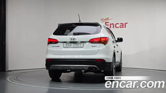 Hyundai Santa Fe 2012 thumb 4