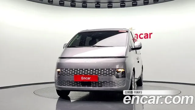 Hyundai Staria 2025 thumb 2