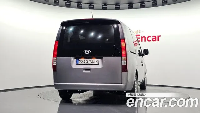 Hyundai Staria 2025 thumb 3