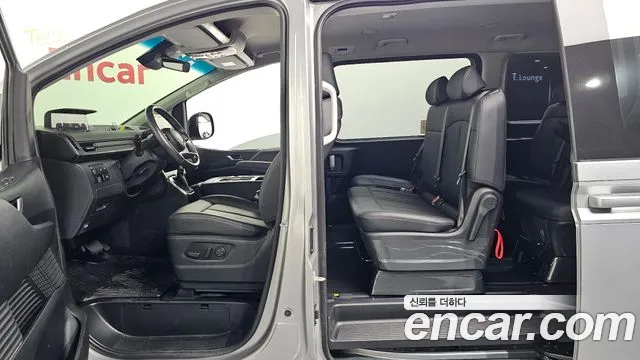 Hyundai Staria 2025 thumb 10
