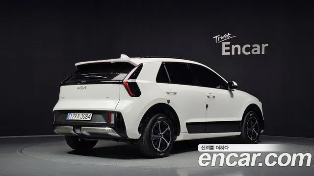 Kia Niro 2026 thumb 2