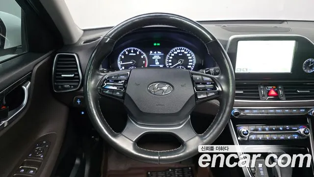 Hyundai Grandeur 2017 thumb 12