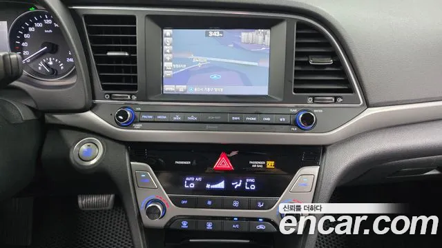 Hyundai Avante 2015 thumb 12
