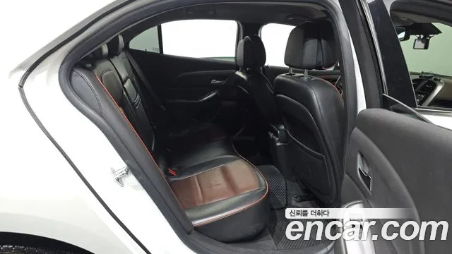 ChevroletGMDaewoo Malibu 2013 thumb 12