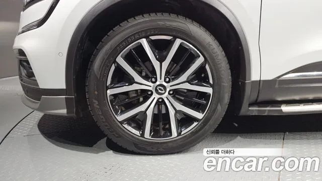 Renault-KoreaSamsung Koleos 2020 thumb 5