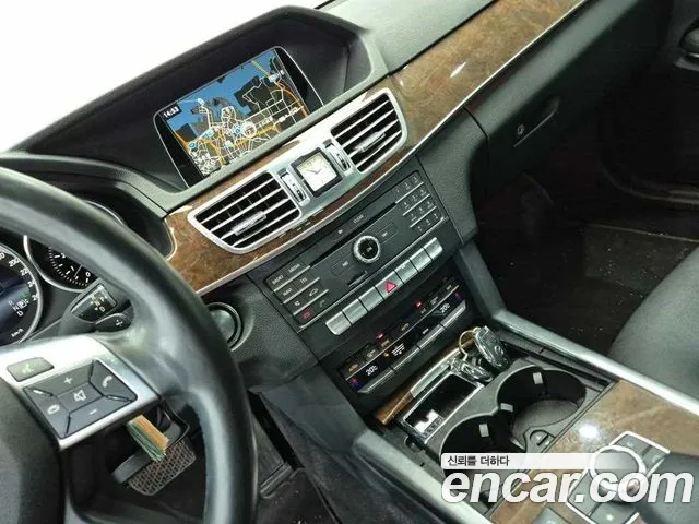 Mercedes-Benz E-Класс 2015 thumb 10
