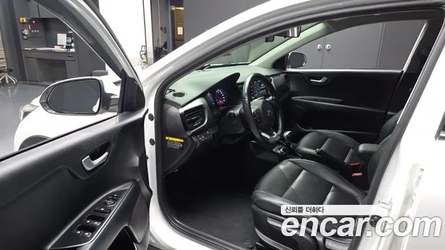 Kia Stonic 2018 thumb 10