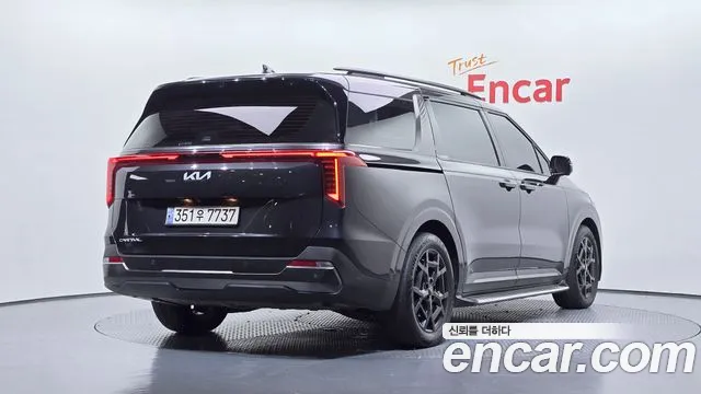 Kia Carnival 2023 thumb 2