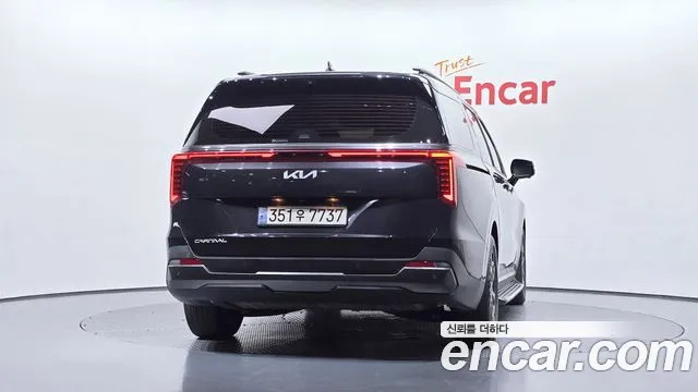 Kia Carnival 2023 thumb 4