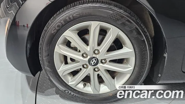Hyundai Avante 2014 thumb 5