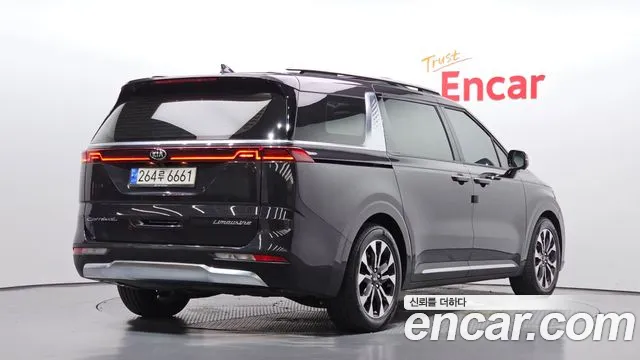 Kia Carnival 2021 thumb 2