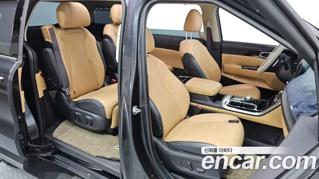 Kia Carnival 2021 thumb 11