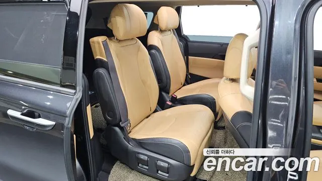 Kia Carnival 2021 thumb 12