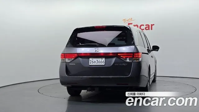 Honda Odyssey 2015 thumb 4
