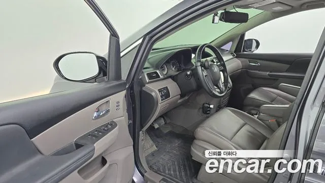Honda Odyssey 2015 thumb 10