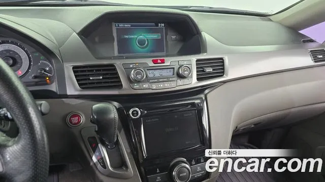 Honda Odyssey 2015 thumb 12