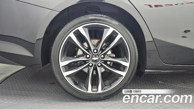 ChevroletGMDaewoo Malibu 2017 thumb 4