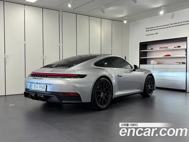 Porsche 911 2025 thumb 2