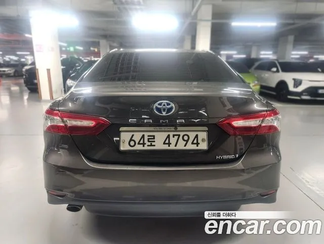 Toyota Camry 2019 thumb 2