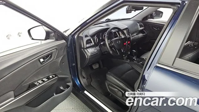 KG_Mobility_Ssangyong TIBOLI 2017 thumb 10