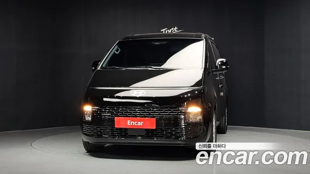 Hyundai Staria 2024 thumb 3