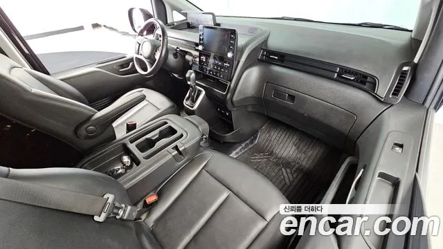 Hyundai Staria 2024 thumb 7