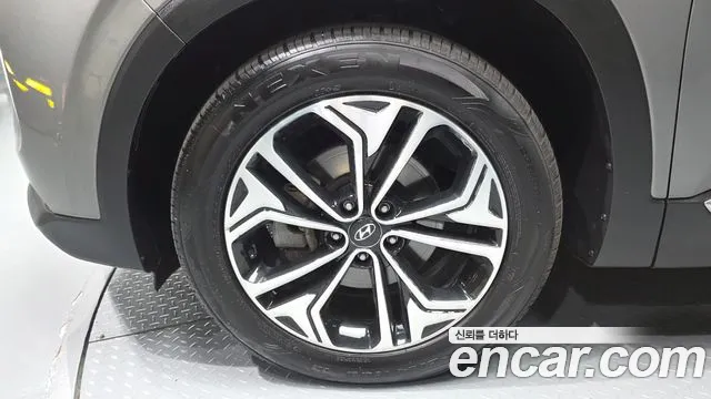 Hyundai Santa Fe 2019 thumb 4