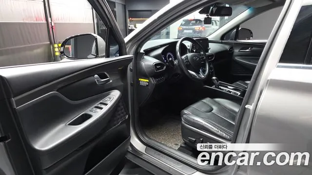 Hyundai Santa Fe 2019 thumb 9