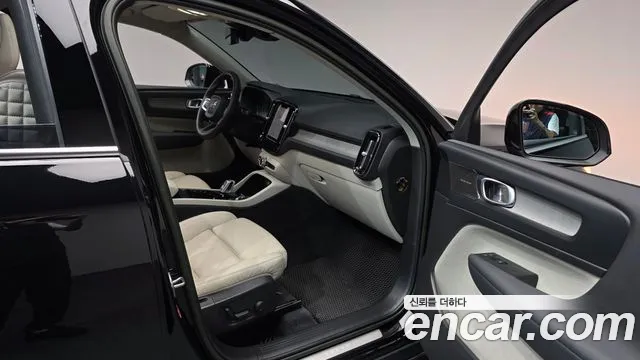 Volvo XC40 2023 thumb 10