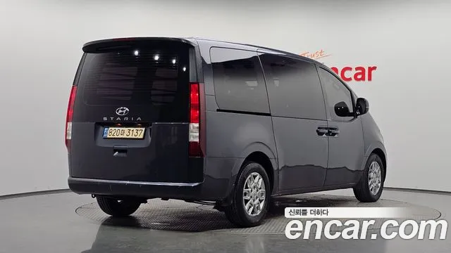 Hyundai Staria 2022 thumb 2