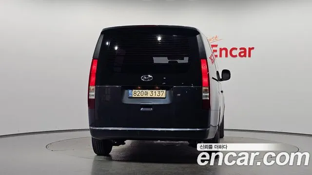 Hyundai Staria 2022 thumb 4
