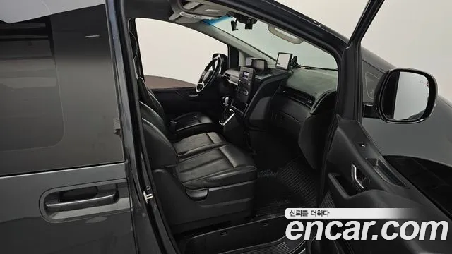 Hyundai Staria 2022 thumb 11