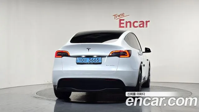 Tesla Model Y 2021 thumb 4