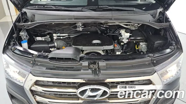 Hyundai Staria 2020 thumb 6