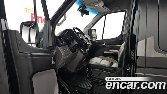 Hyundai Staria 2020 thumb 10