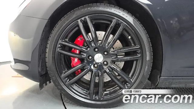 Maserati Ghibli 2014 thumb 5