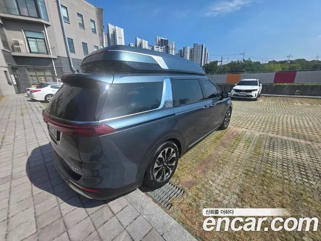 Kia Carnival 2021 thumb 2