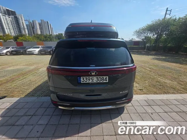 Kia Carnival 2021 thumb 4